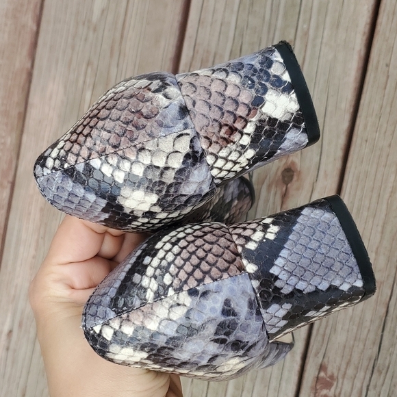 Aquatalia Pasha Pump Snakeskin print Block Heels shoes leather sandals 8 - Picture 7 of 15